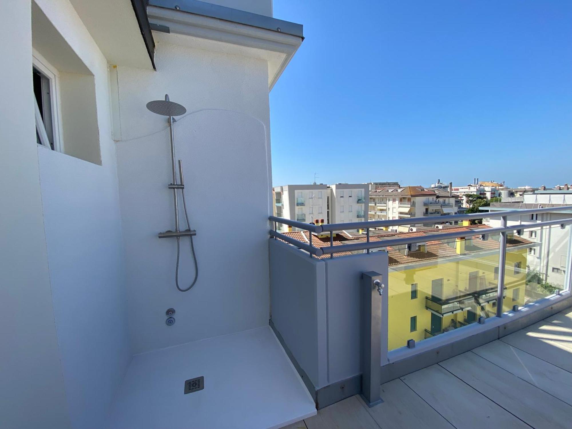 Rooftop Onda Blu Vista Mare - Aria - A 150 Mt Dalla Spiaggia Apartment Lido di Jesolo Exterior photo